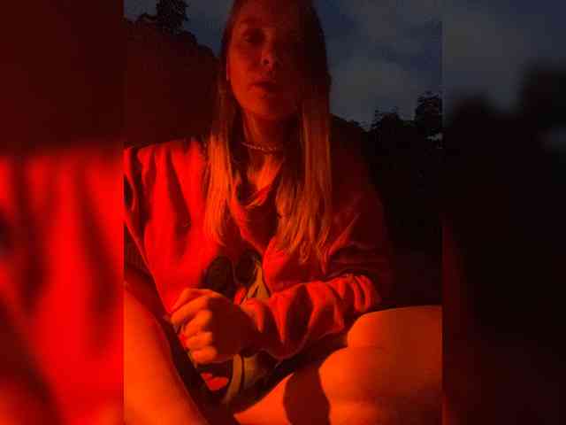 AliciaTroupe webcam
