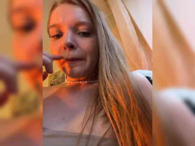 AliciaTroupe webcam