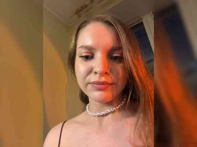 AliciaTroupe webcam