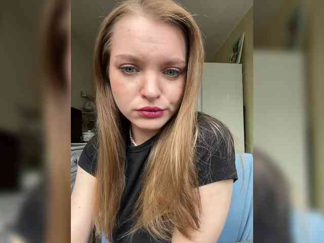 AliciaTroupe webcam