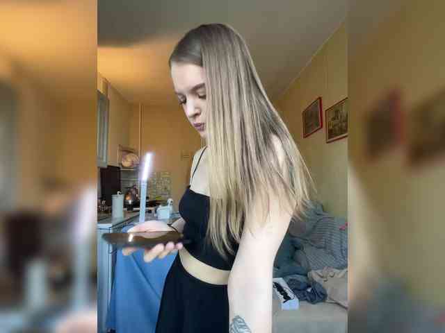 AliciaTroupe webcam