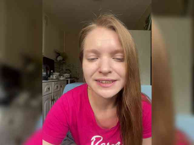 AliciaTroupe webcam