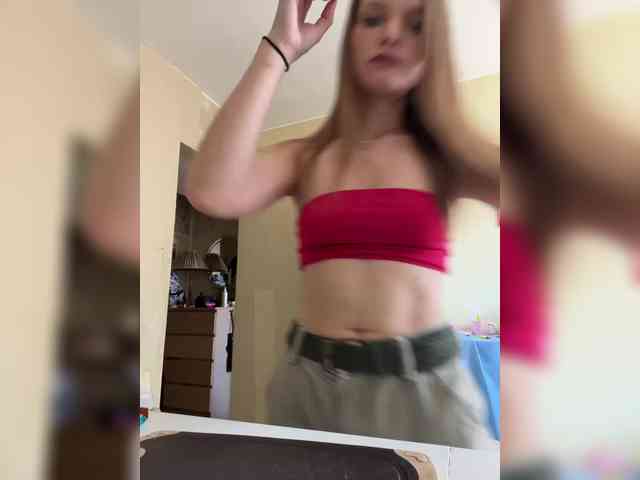 AliciaTroupe webcam