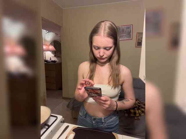 AliciaTroupe webcam