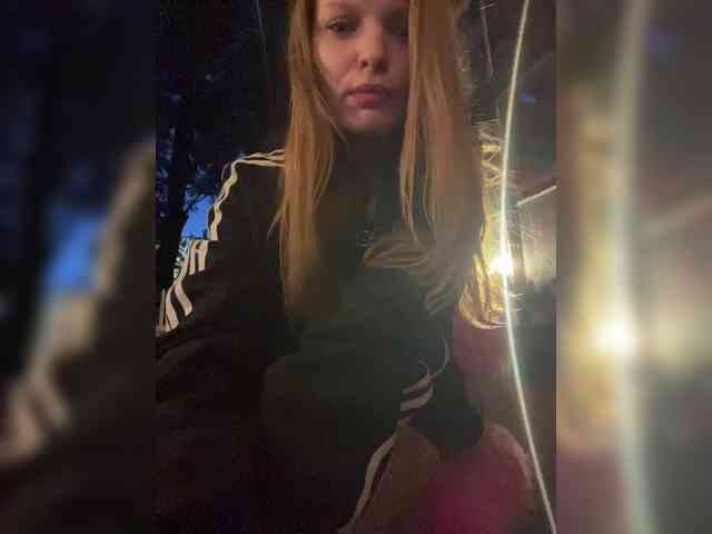 AliciaTroupe webcam