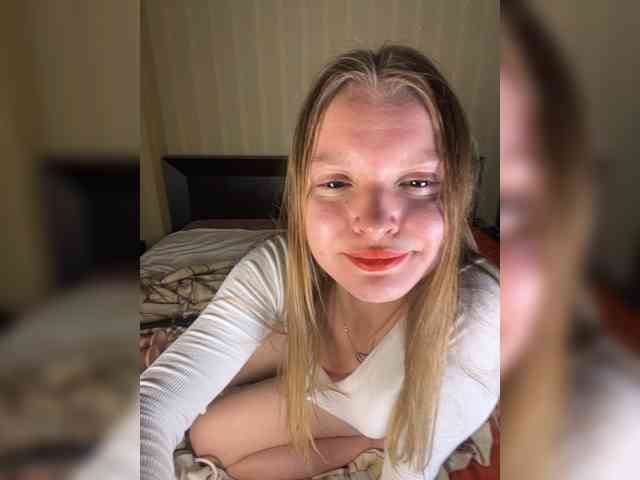 AliciaTroupe webcam