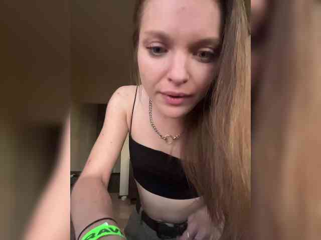 AliciaTroupe webcam