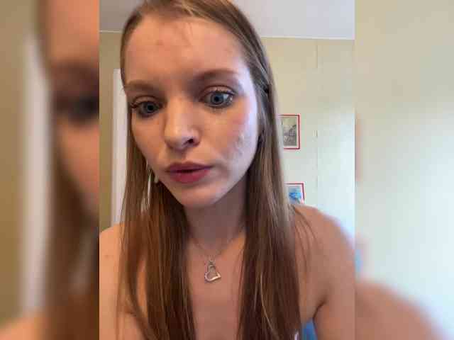 AliciaTroupe webcam