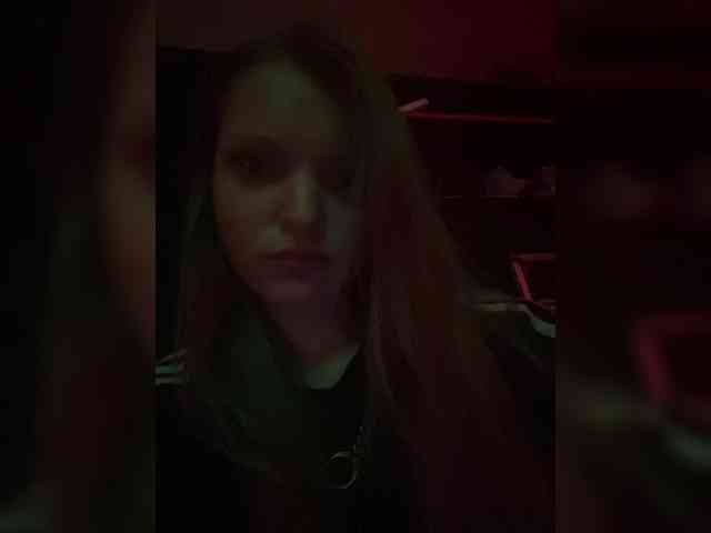 AliciaTroupe webcam