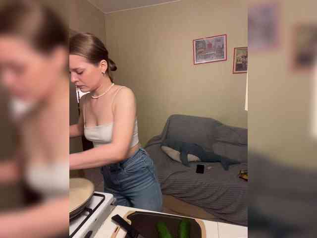 AliciaTroupe webcam