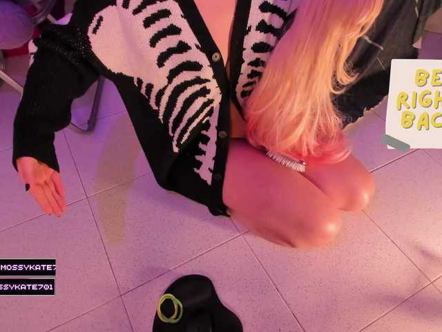 Katemoss70 live cam on BongaCams