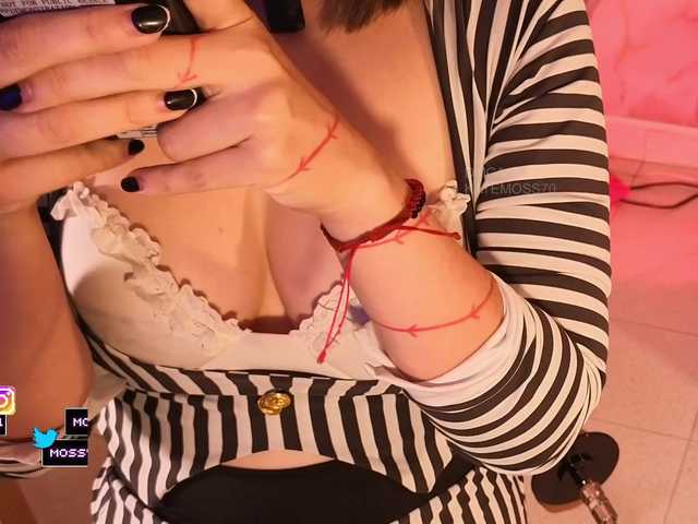 Katemoss70 live cam on BongaCams