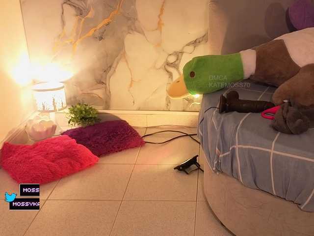 Katemoss70 live cam on BongaCams