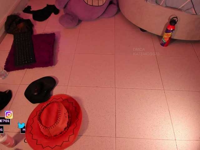 Katemoss70 live cam on BongaCams