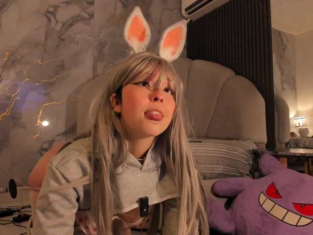 Katemoss70 live cam on BongaCams