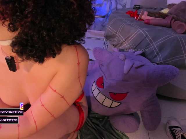 Katemoss70 live cam on BongaCams