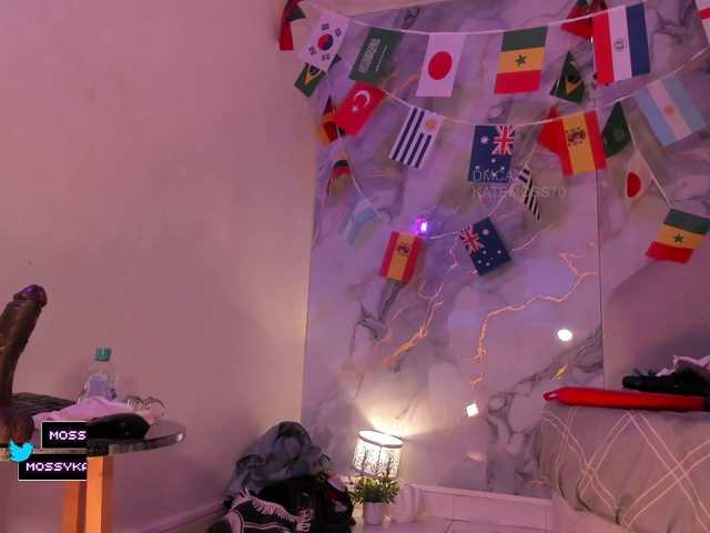 Katemoss70 live cam on BongaCams