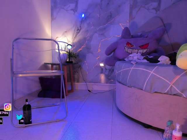 Katemoss70 live cam on BongaCams