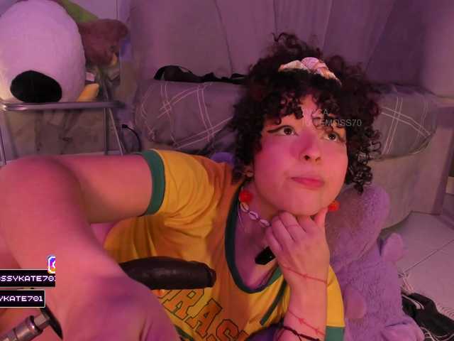 Katemoss70 live cam on BongaCams