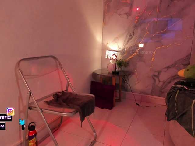 Katemoss70 live cam on BongaCams