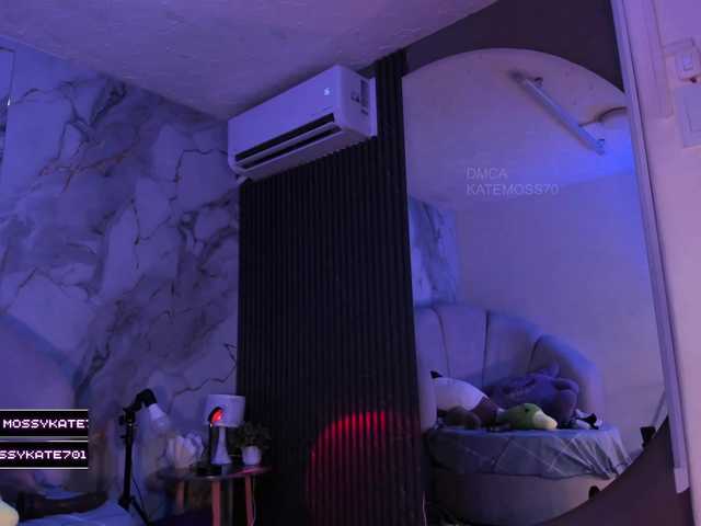Katemoss70 live cam on BongaCams