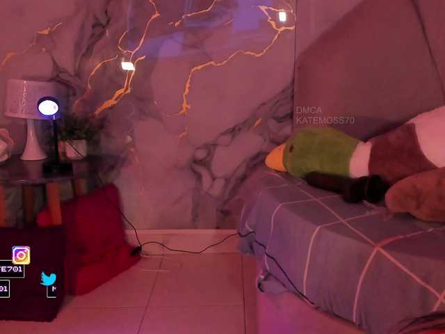 Katemoss70 live cam on BongaCams
