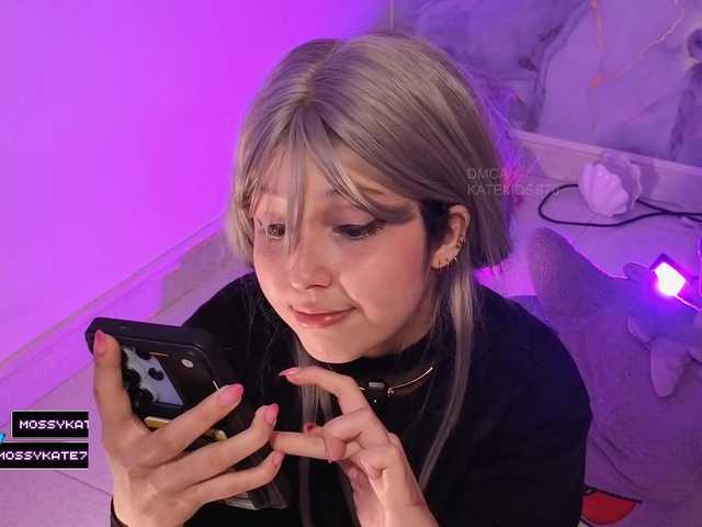 Katemoss70 live cam on BongaCams