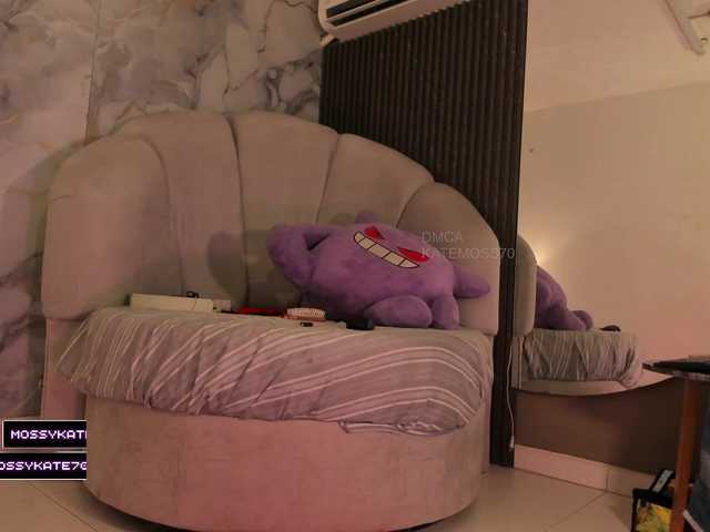 Katemoss70 live cam on BongaCams