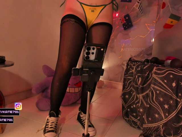 Katemoss70 live cam on BongaCams
