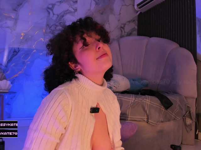 Katemoss70's BongaCams show and profile