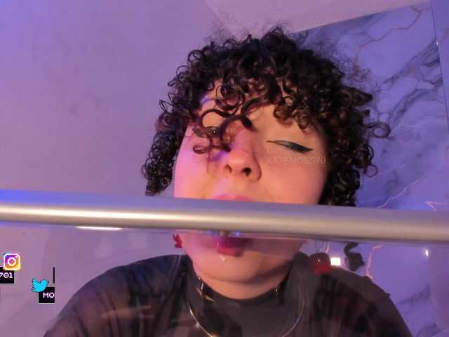 Katemoss70 live cam on BongaCams
