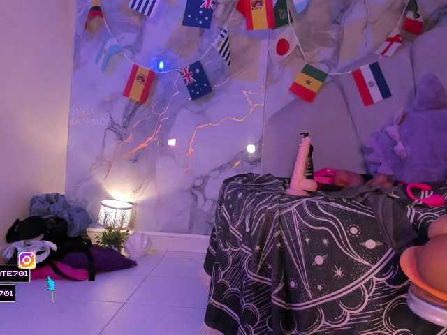Katemoss70 live cam on BongaCams