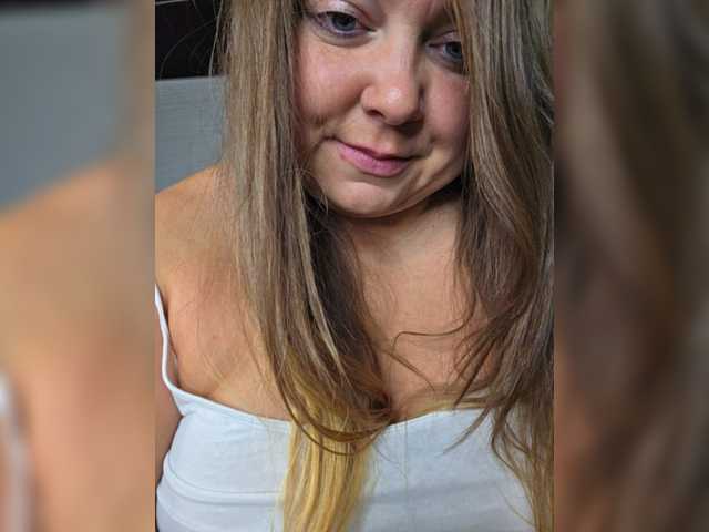 FLUFFY_BEAUTY live cam preview