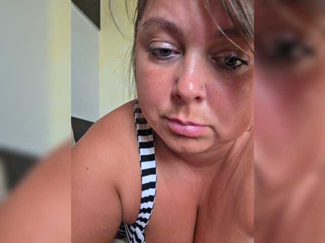 HairyCrotch live webcam show