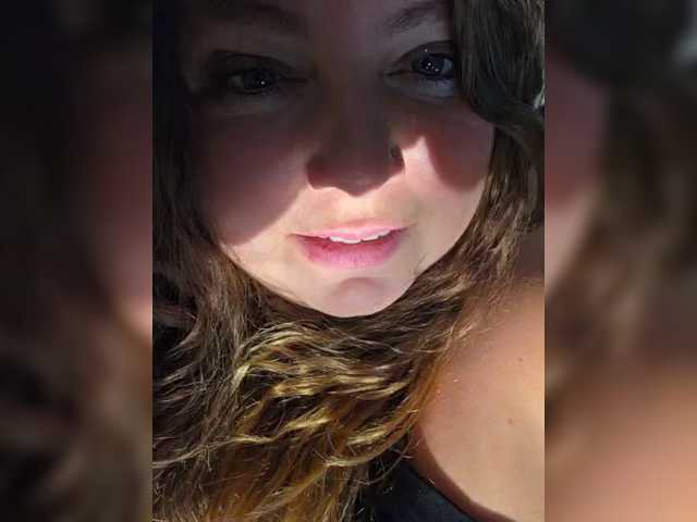 FLUFFY_BEAUTY live cam preview
