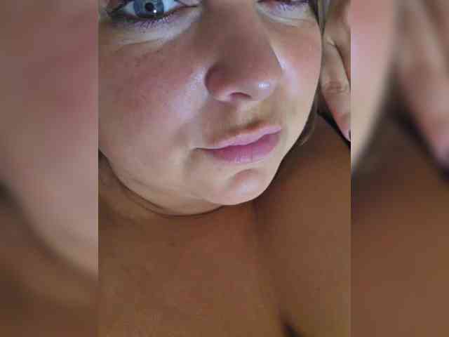 FLUFFY_BEAUTY webcam