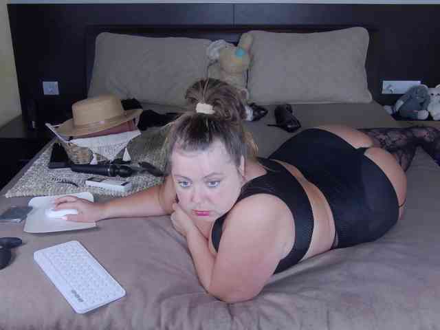 FLUFFY_BEAUTY webcam