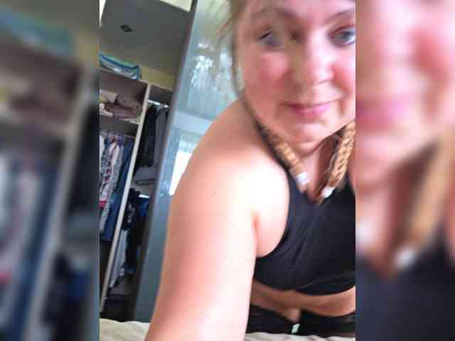 FLUFFY_BEAUTY webcam