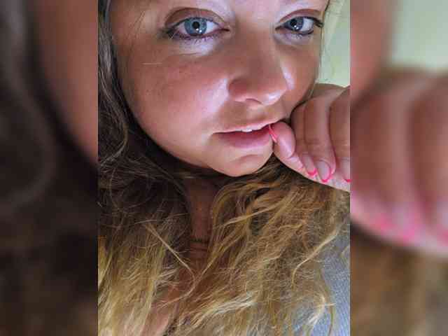 FLUFFY_BEAUTY webcam