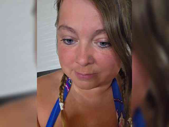 FLUFFY_BEAUTY webcam