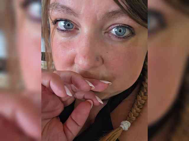 FLUFFY_BEAUTY webcam
