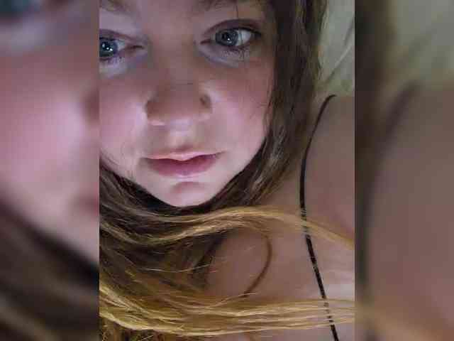 FLUFFY_BEAUTY webcam