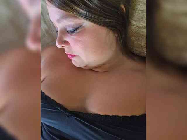 FLUFFY_BEAUTY webcam