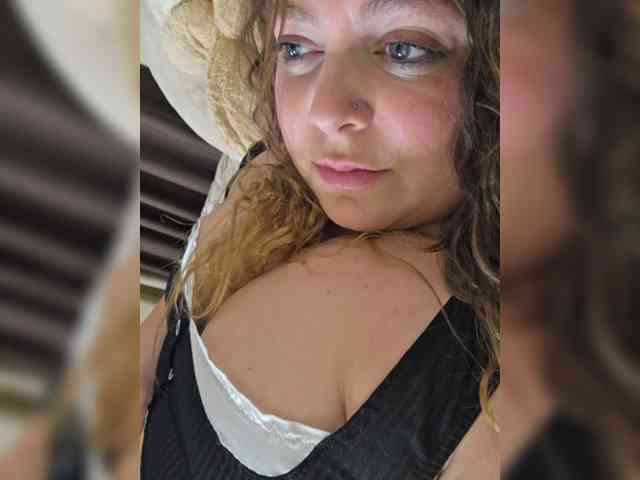 FLUFFY_BEAUTY webcam