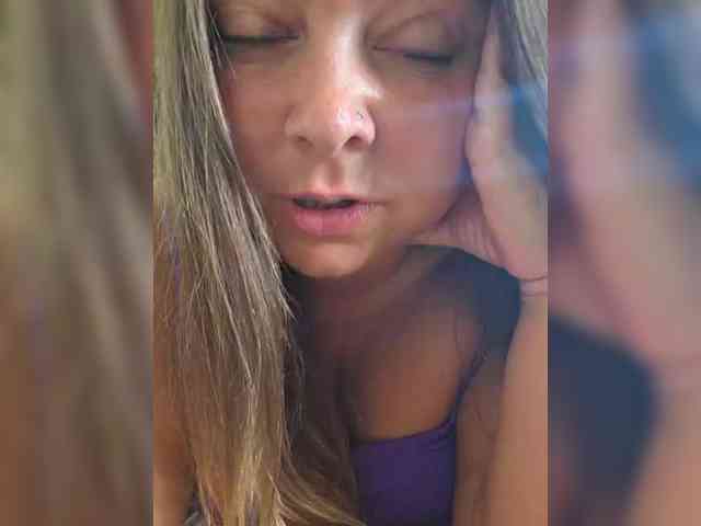 FLUFFY_BEAUTY webcam