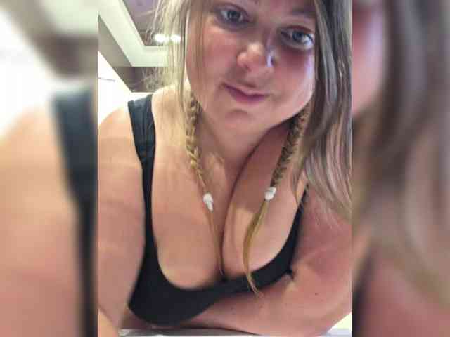 FLUFFY_BEAUTY webcam