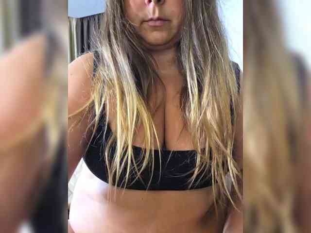 FLUFFY_BEAUTY webcam
