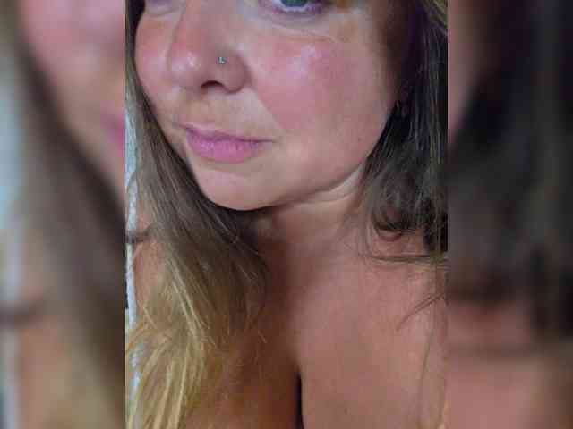 FLUFFY_BEAUTY webcam