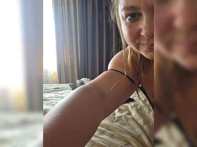 Acest model este live acum. HairyCrotch