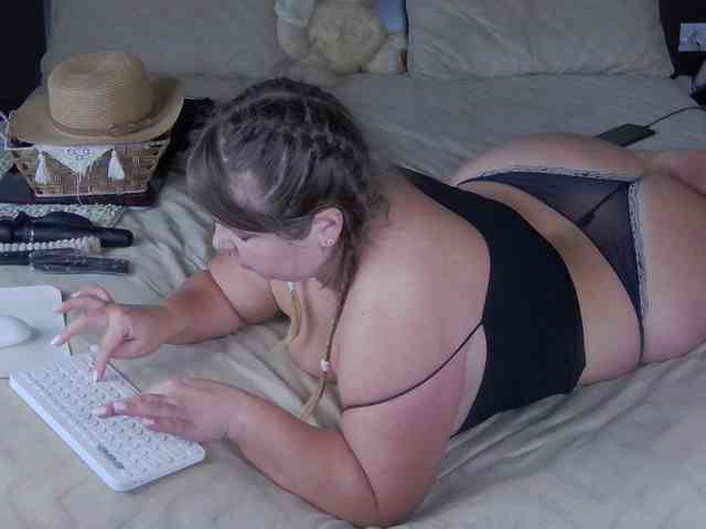 FLUFFY_BEAUTY webcam